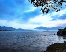Lak Lake