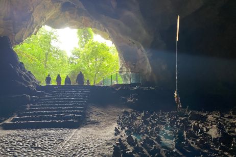 Suwan Khuha Cave - Monkey Temple