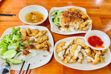  Steamed Rice Rolls with Grilled Squid Patties (Banh cuon cha muc)