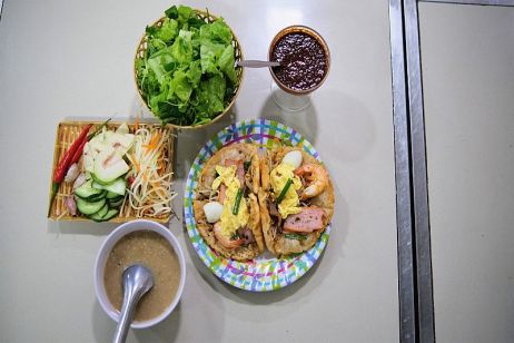 Bánh Khoái (Hue Royal Pancake) 