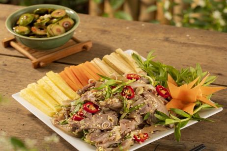 Ninh Binh Mountain Goat Meat (Thit de nui Ninh Binh)