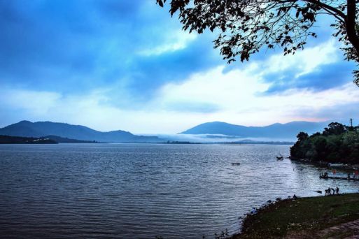 Lak Lake