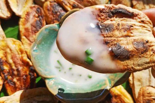 Chuoi Nuong Nuoc Cot Dua (Grilled Banana with Coconut Milk)