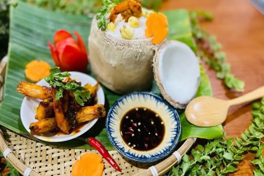 Com Dua (Coconut Rice)