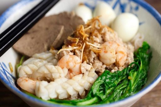 Hu Tieu Kho ( Dry Rice Noodles with Pork and Shrimp)