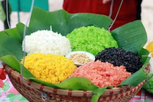 Xoi Ngu Sac (five-colored sticky rice)