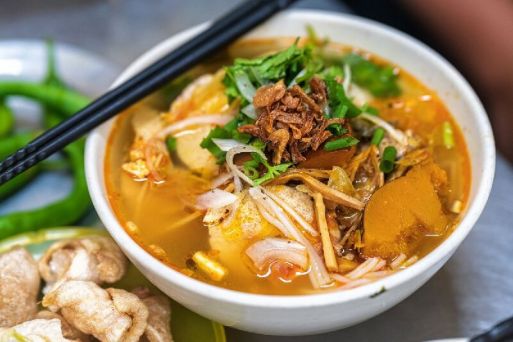  Bun Cha Ca (Fish Cake Noodle Soup)