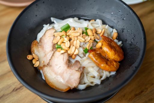 Mi Quang (Quang‑Style Noodles)