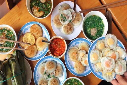 Banh can (Mini rice pancakes)