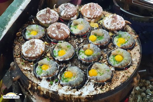 Banh Can (Mini Rice Pancakes)