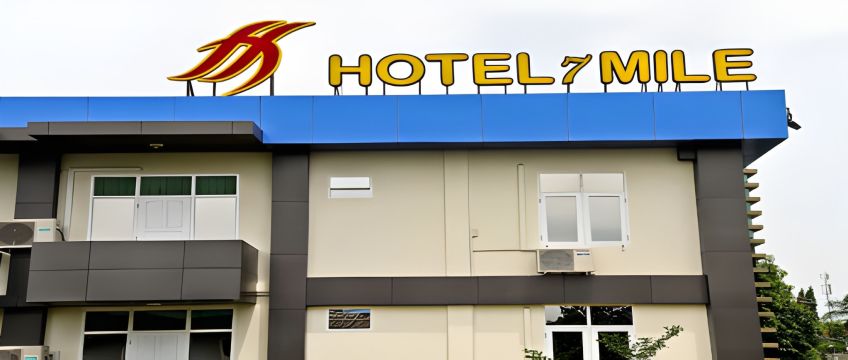 Hotel 7 Mile