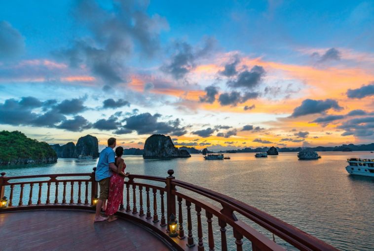 Emperor-Cruise-Ha-Long-Bay