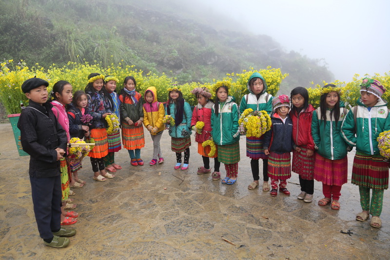 H Mong children in Ha Giang